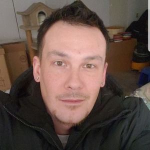 Meet your Posher, Dustin